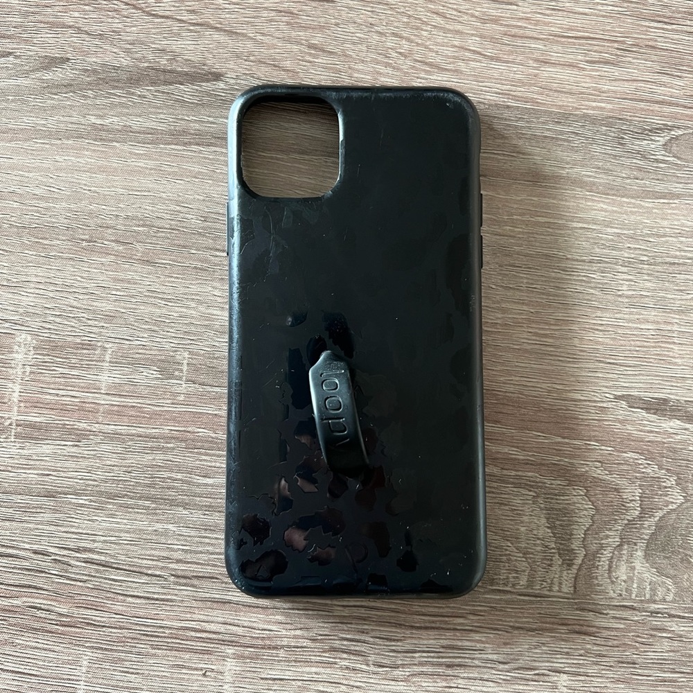 Loopy iPhone 11proMax black leopard phone case